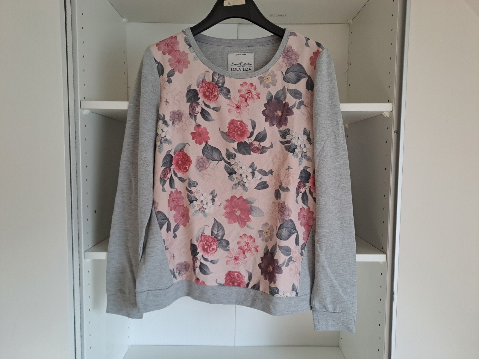 Mt 42 Dunne grijze sweater met veelkleurige bloemen, Taille 42/44 (L), Enlèvement ou Envoi, Lola & Liza, Multicolore