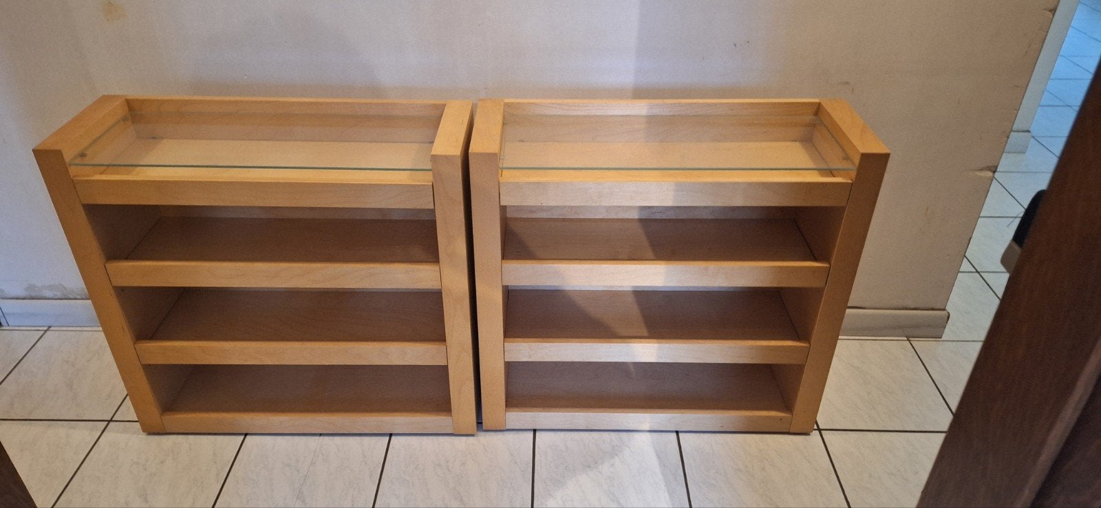 2 petites étagères en bois sur roulettes, Enlèvement, Utilisé