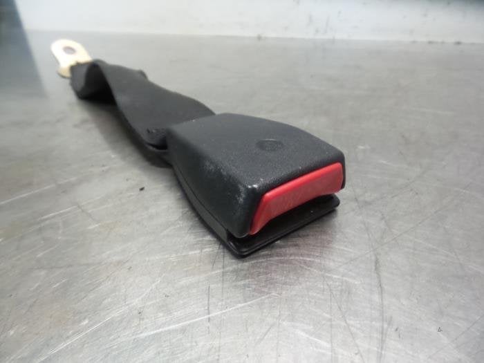 Insertion ceinture de sécurité arrière centre d'un BMW 3-, -, 3 mois de garantie, Utilisé, -