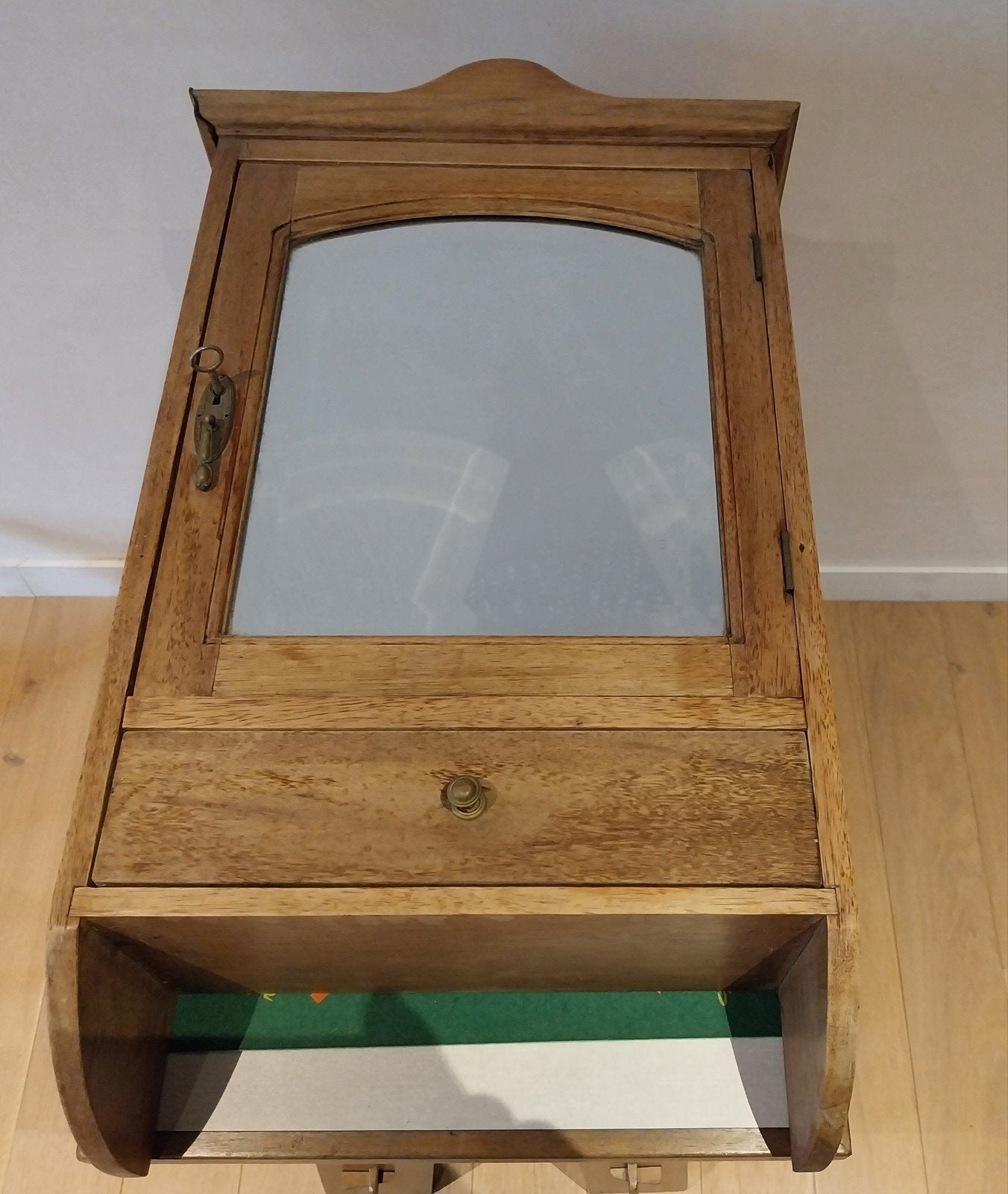 oud hangkastje, Antiek en Kunst, Ophalen