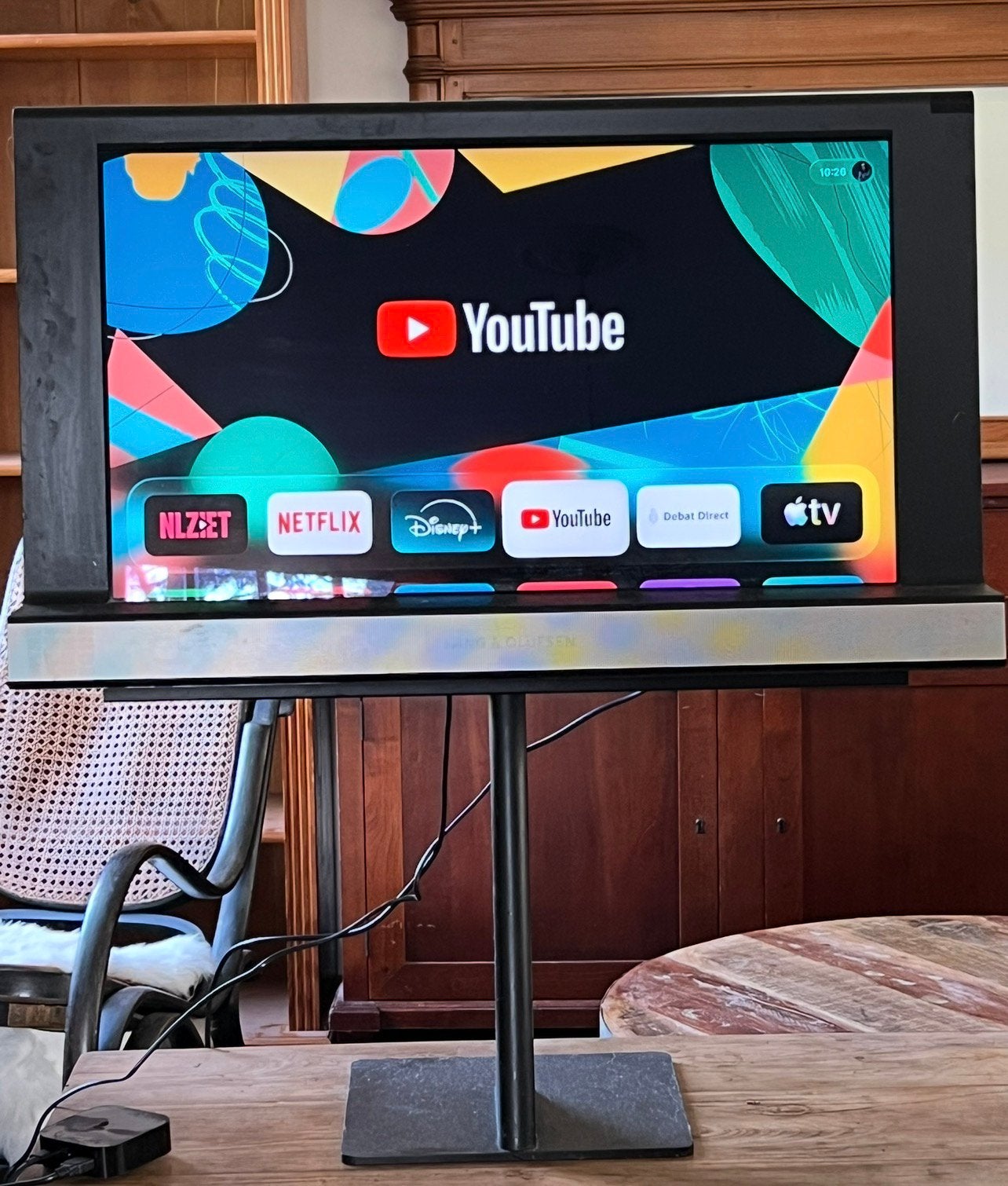 Bang & Olufsen BeoVision 8-32 — support inclus, Enlèvement, Comme neuf, LCD
