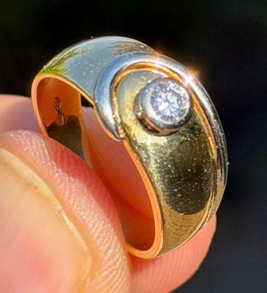 Prachtige 18 karaat gouden ring met natuurlijke VS1 diamant!, Handtassen en Accessoires, Ringen, Geel, Ophalen of Verzenden, 17 tot 18