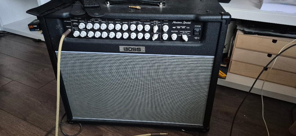Spécial Boss Nextone, Musique & Instruments, Enlèvement, Comme neuf, Guitare, 50 à 100 watts