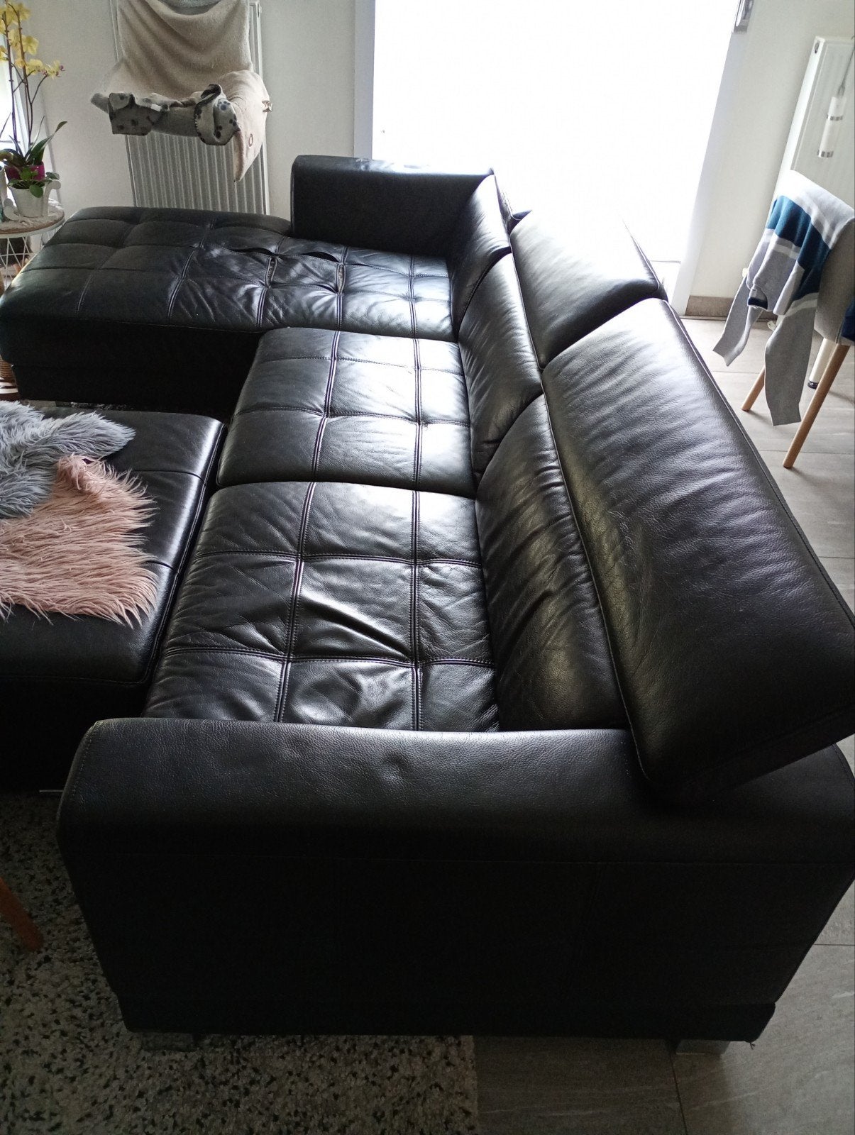 Hoeksalon leder, Ophalen