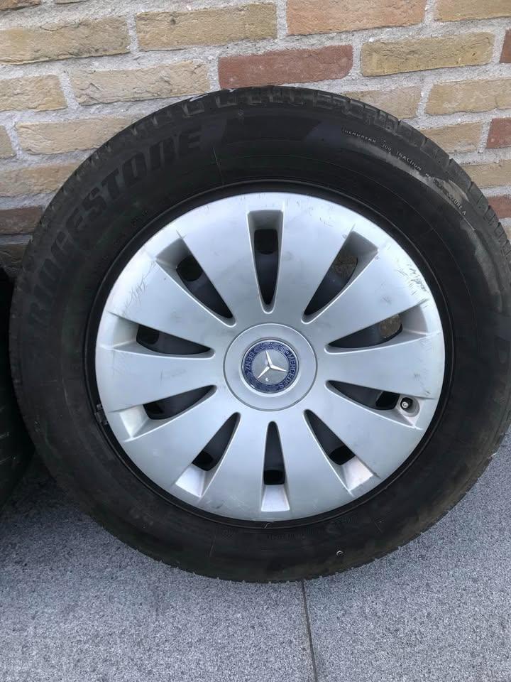mercedes velgen en banden koopje 100 euro, Auto-onderdelen, Ophalen, Winterbanden, Band(en)