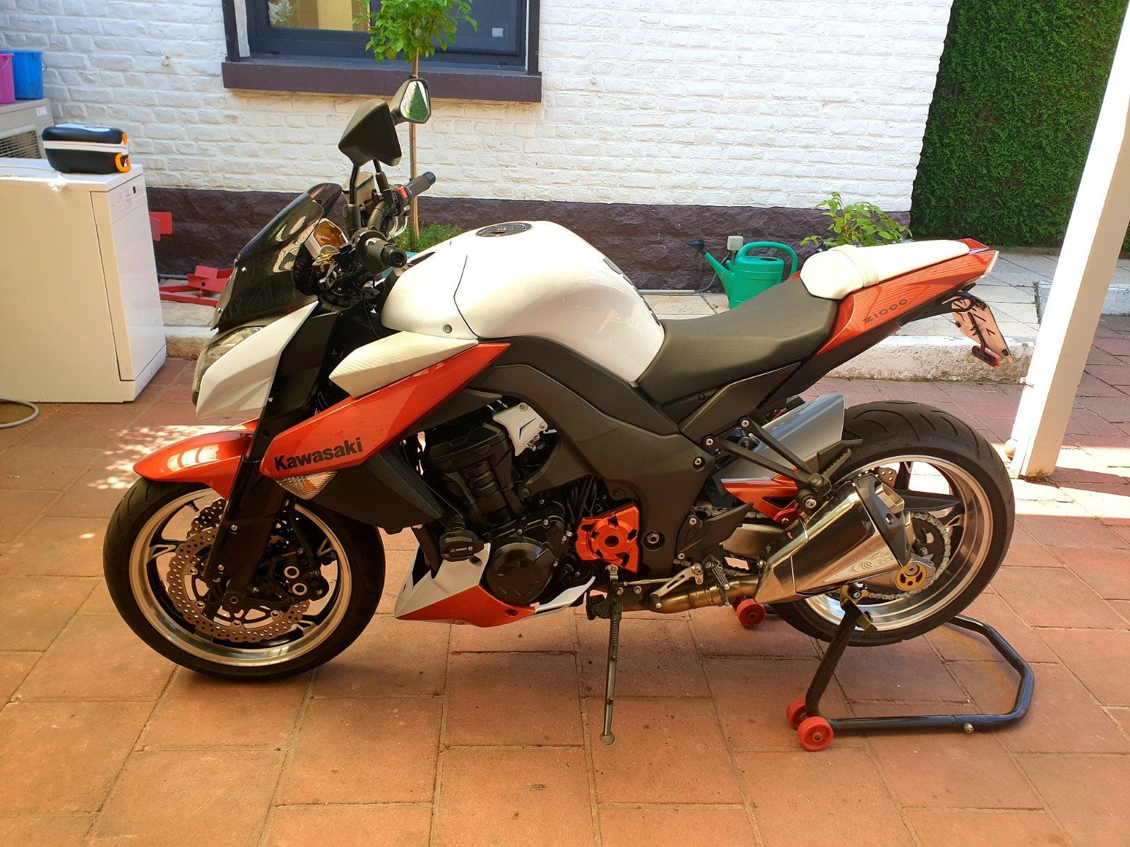 z1000, Particulier