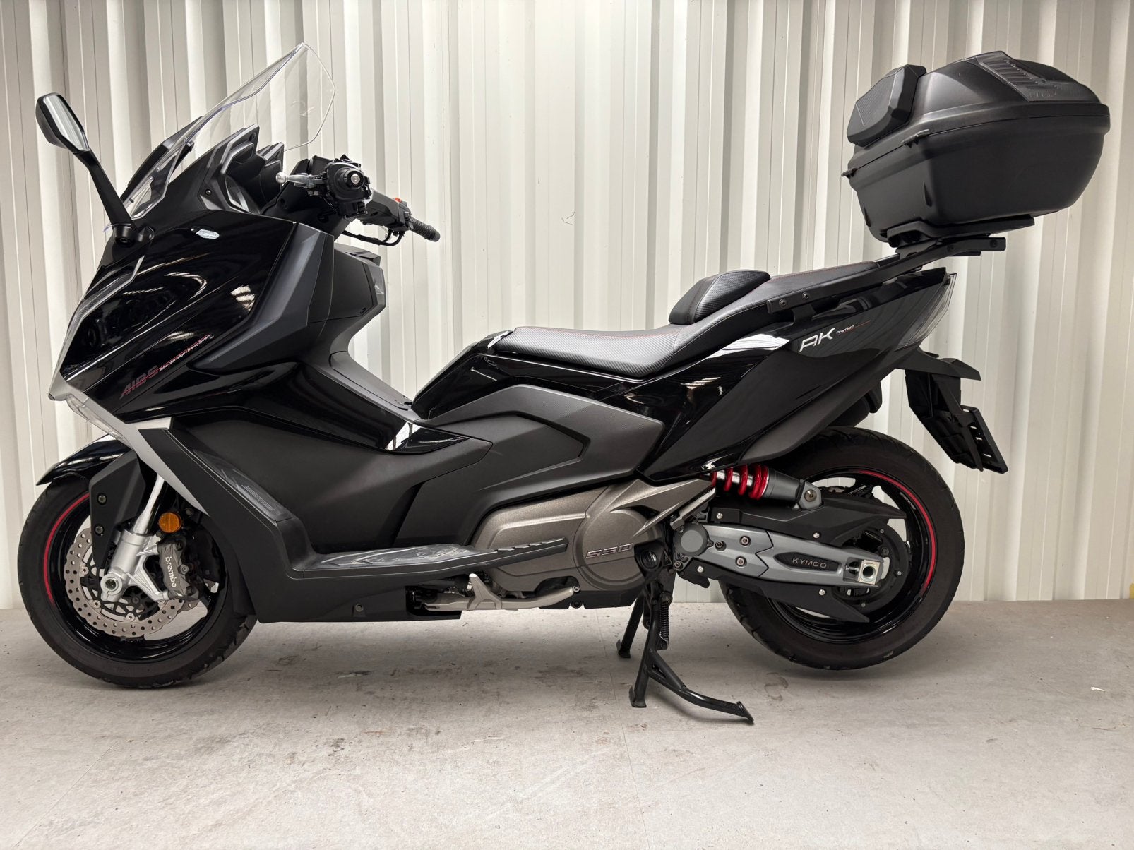 KYMCO AK 550 PERFECTE STAAT *** garantie ***, Bedrijf