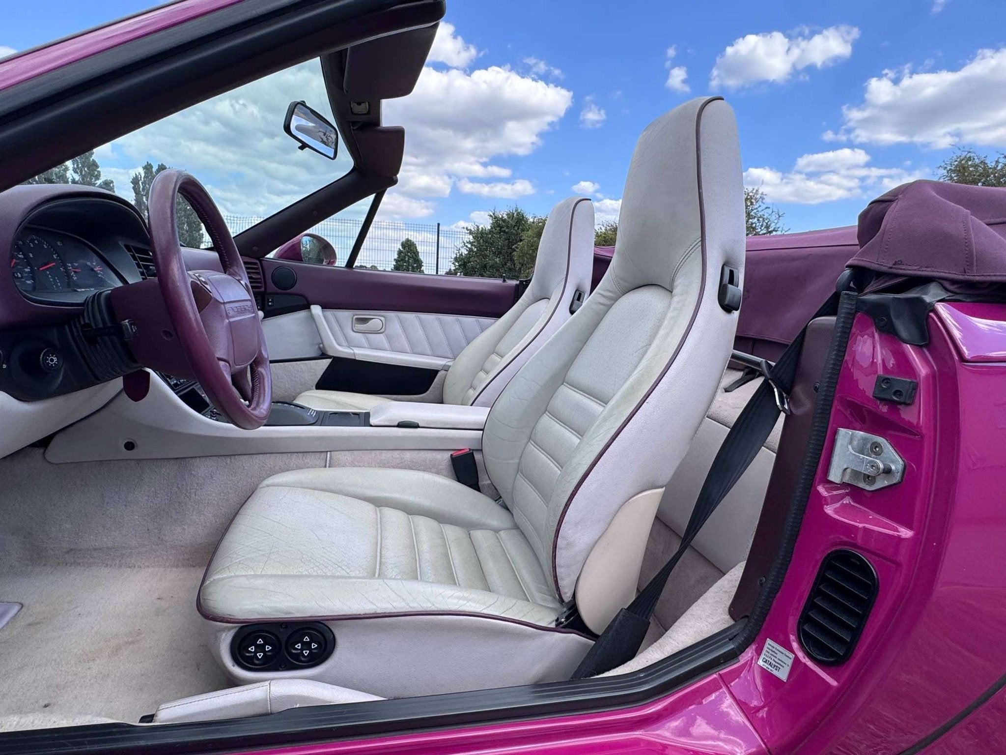Porsche 968 Cabriolet RUBYSTONE OVER APRICOT AND MAGENTA ULT, foto 10