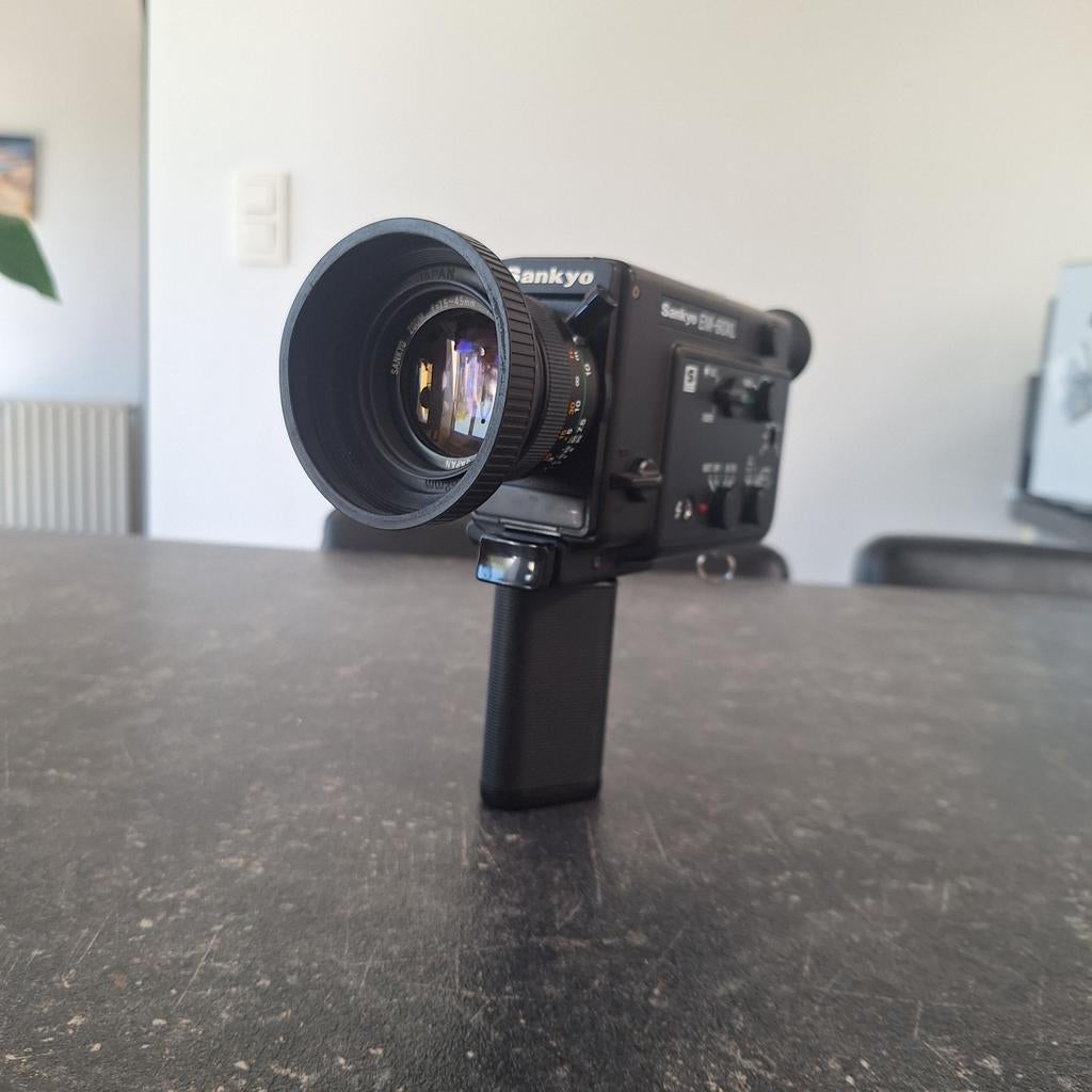 Caméra vidéo Sankyo EM-60 XL avec titreur macro — Vintage Su, Enlèvement ou Envoi, Caméra