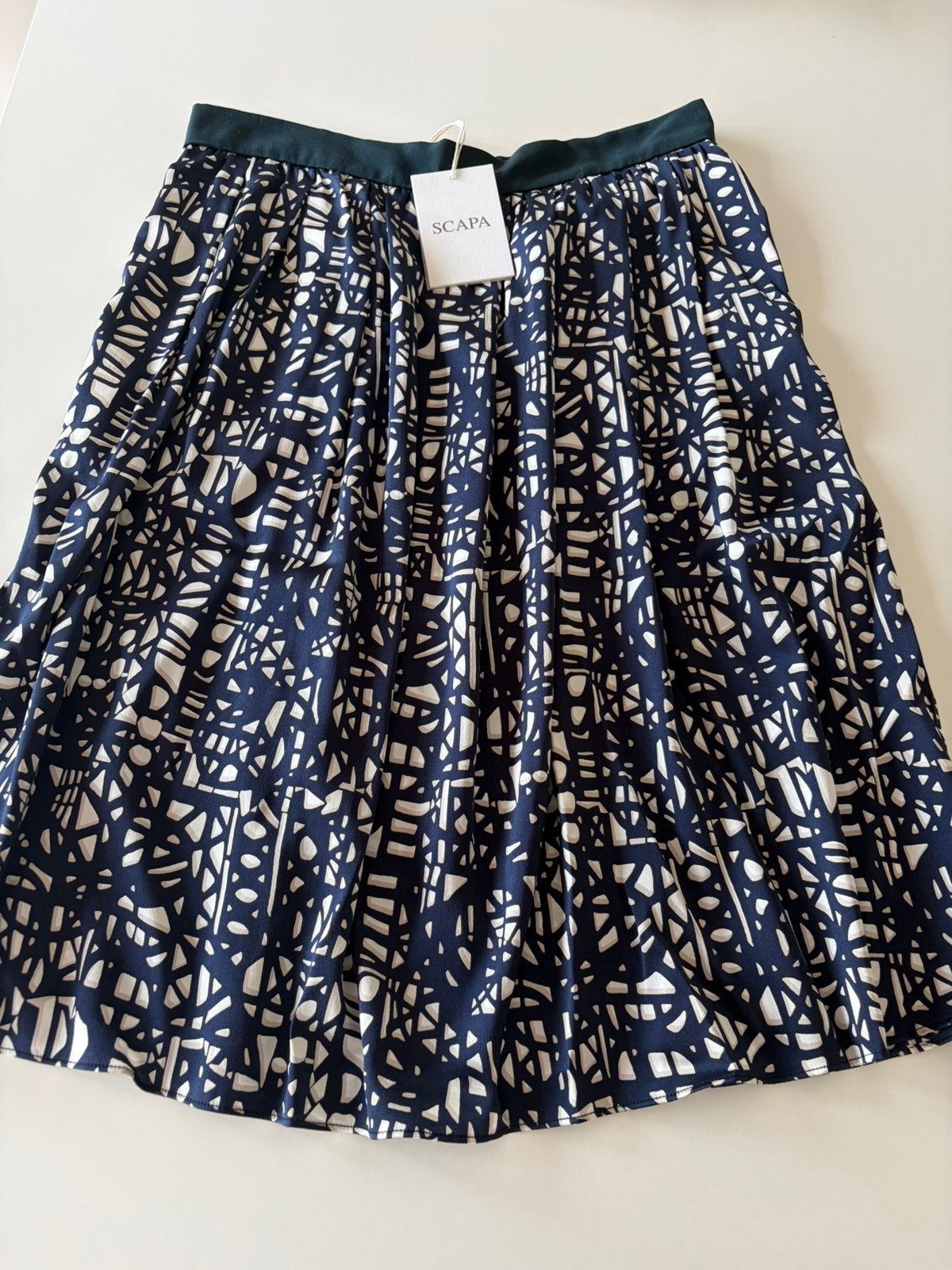 Belle jupe à imprimé bleu- blanc Scapa 100% soie!, Vêtements | Femmes, Jupes, Longueur genou, Bleu, Envoi, Taille 42/44 (L)