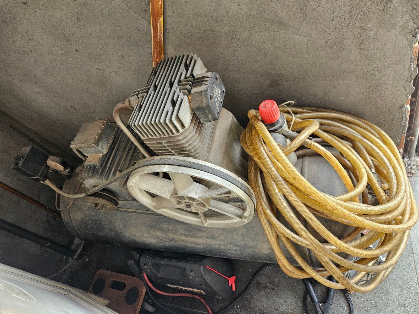 Compressor drijfkracht 12Bar 400L/min, 100 liter of meer, Ophalen, Gebruikt, 10 bar of meer