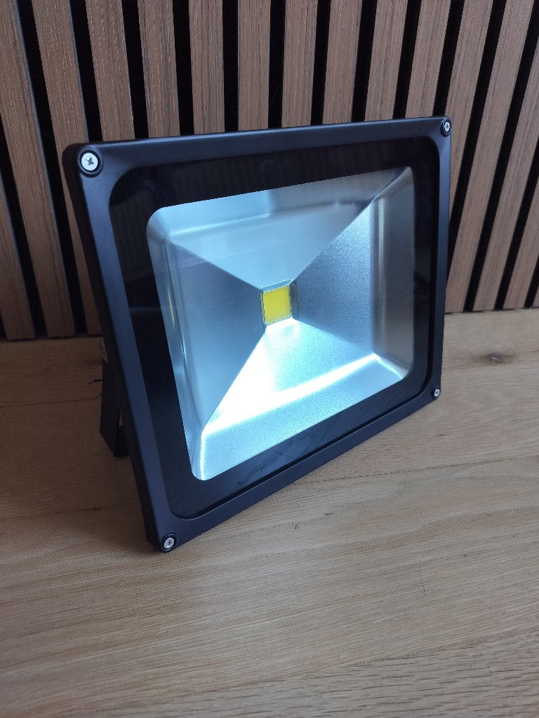 Nieuwe Buitenverlichting Led - 50 Watt, Jardin & Terrasse, Neuf, 50 à 250 watts, Enlèvement, LED