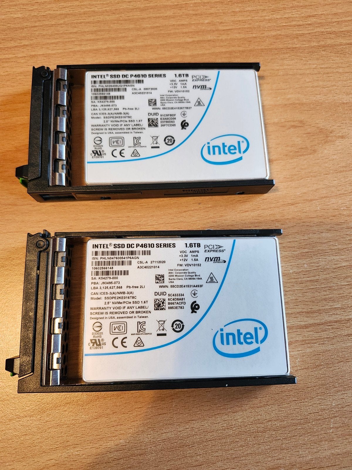 2 nouveaux Intel DC P4610 NVMe 1,6 TB avec boîti, Neuf, 1,6 TB, Enlèvement ou Envoi, SSD