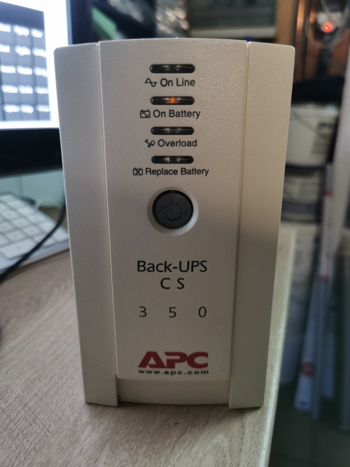 Back-UPS CS 350 (Uninterruptible Power Supply), Informatique & Logiciels, Alimentations de secours (UPS), Enlèvement, Utilisé