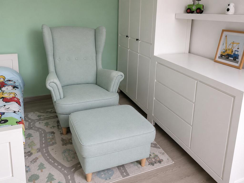 Mooie groene zetel met voetenbankje – zeer nette staat, Huis en Inrichting, Ophalen, Gebruikt, Stof, 75 tot 100 cm