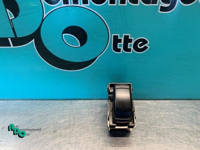 Commutateur vitre électrique d'un Chevrolet Lacetti (Lacett, -, 3 mois de garantie, Utilisé, -