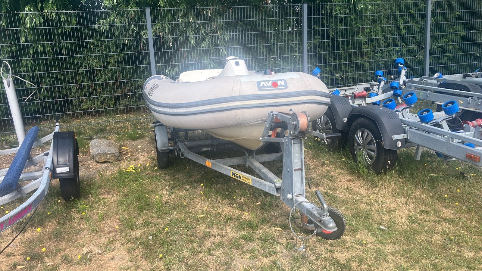 Avon rib jet + trailer 3000 euro !, Sports nautiques & Bateaux, Enlèvement ou Envoi, Comme neuf, Bâche de protection, Avon