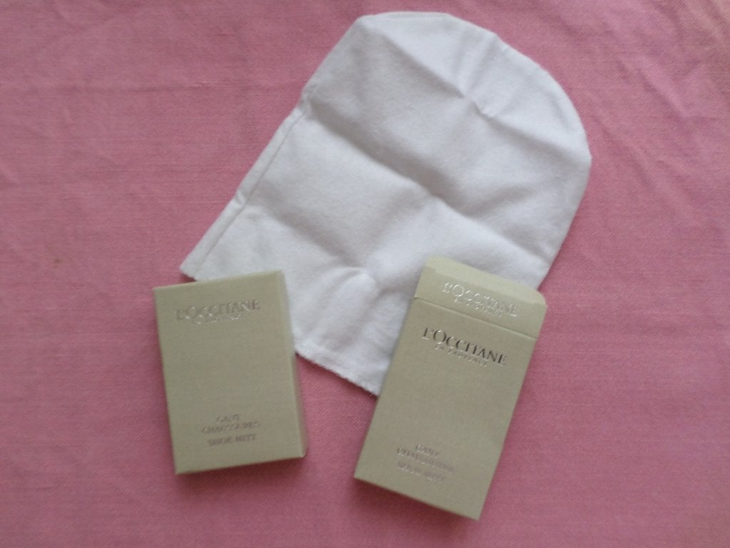 Lot 2 gants de chaussures l'Occitane neuf, Neuf, Enlèvement ou Envoi, Mains et Ongles, Accessoires