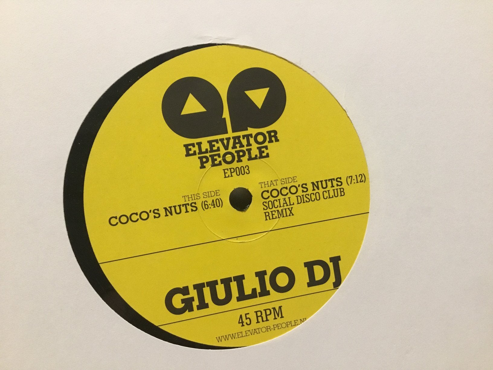 Giulio DJ. Coco’s Nuts, Cd's en Dvd's, Vinyl | Dance en House, Ophalen of Verzenden, Zo goed als nieuw