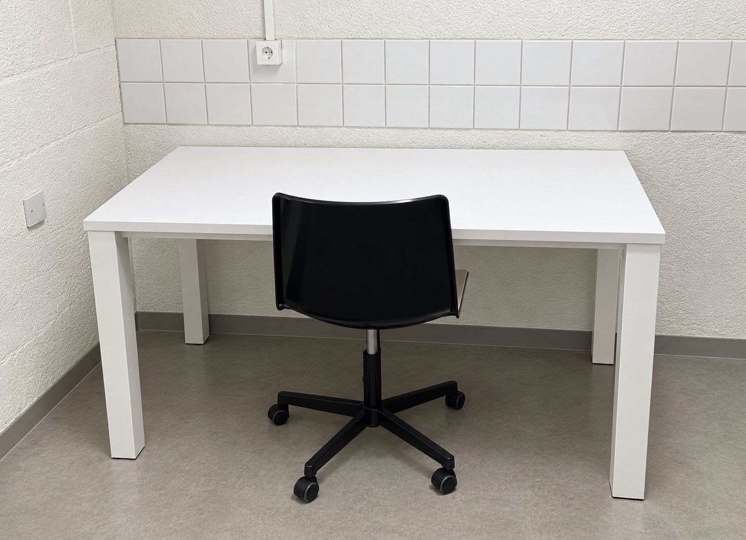 Bureautafel + bureaustoel, Huis en Inrichting, Ophalen, Zo goed als nieuw