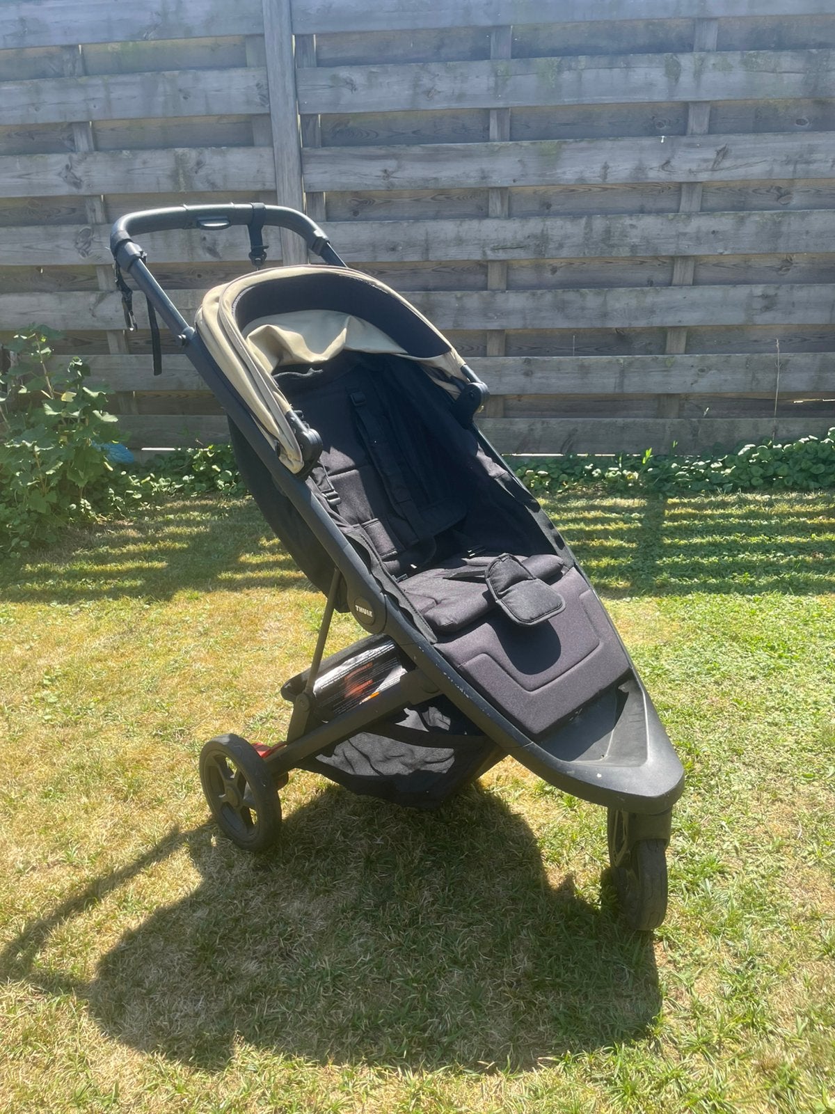 Thule buggy, Kinderen en Baby's, Buggy's, Ophalen, Zo goed als nieuw