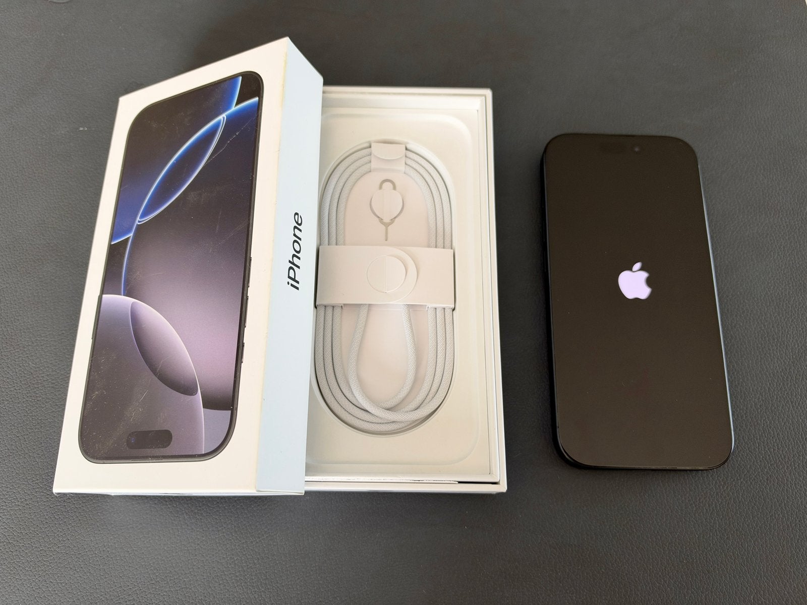 Apple iPhone 16 Pro 128 GB zwart, 128 GB, Zwart, Zo goed als nieuw, Zonder simlock