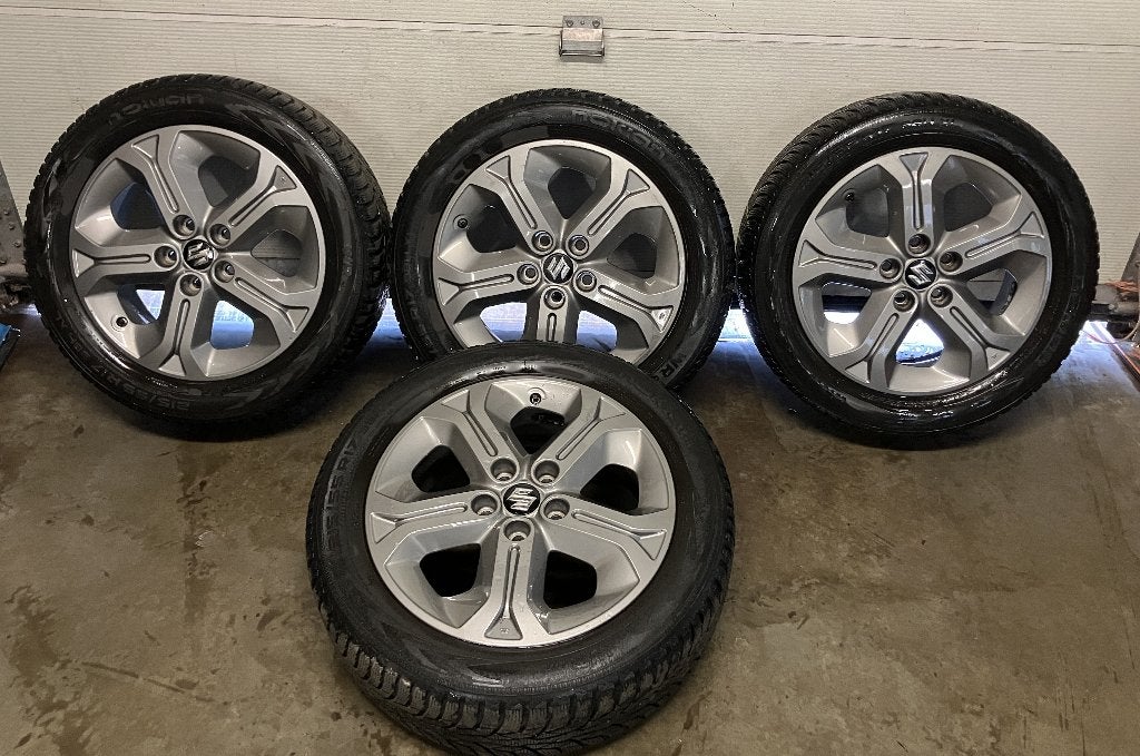 ENSEMBLE DE PNEUS D'HIVER SUZUKI VITARA, Autos : Pièces & Accessoires, Pneus et Jantes, Pneus hiver, Véhicule de tourisme, 17 pouces