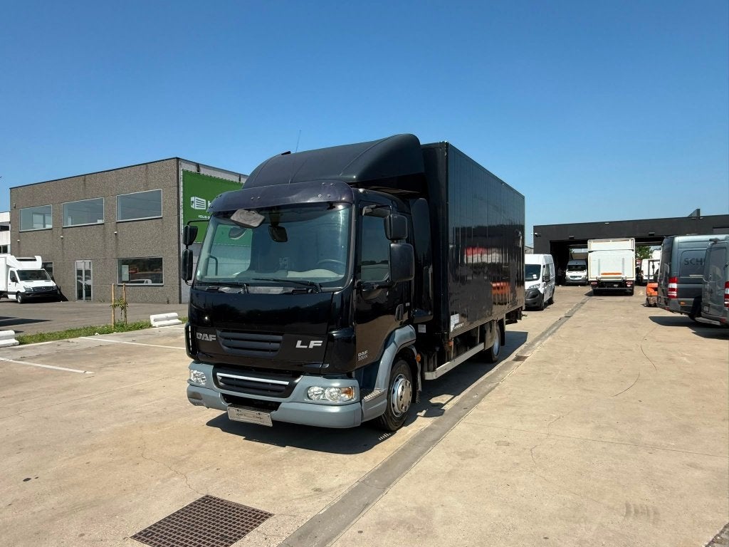 DAF 45 220 LF (Stock ID 66488), Automaat, https://public.car-pass.be/vhr/8915ce65-8663-43d6-9e63-1546c3560072, Zwart, Bedrijf