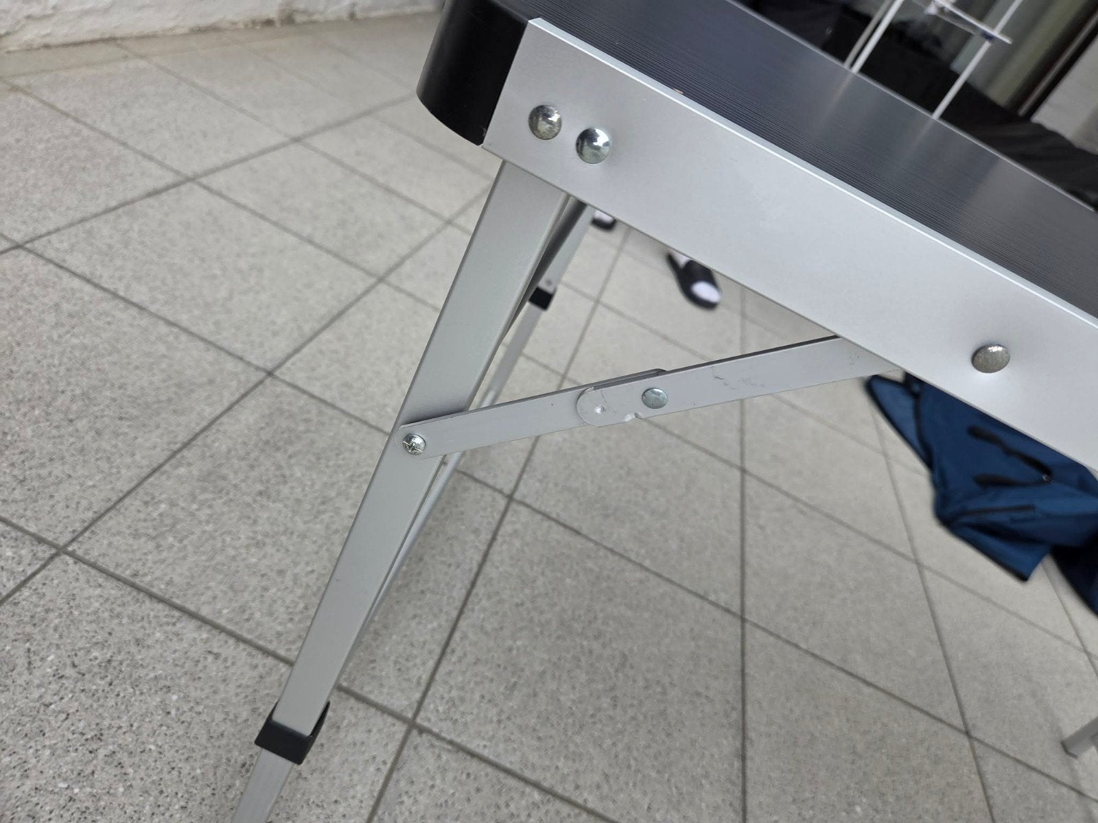 table pliable en aluminium, Enlèvement, Comme neuf