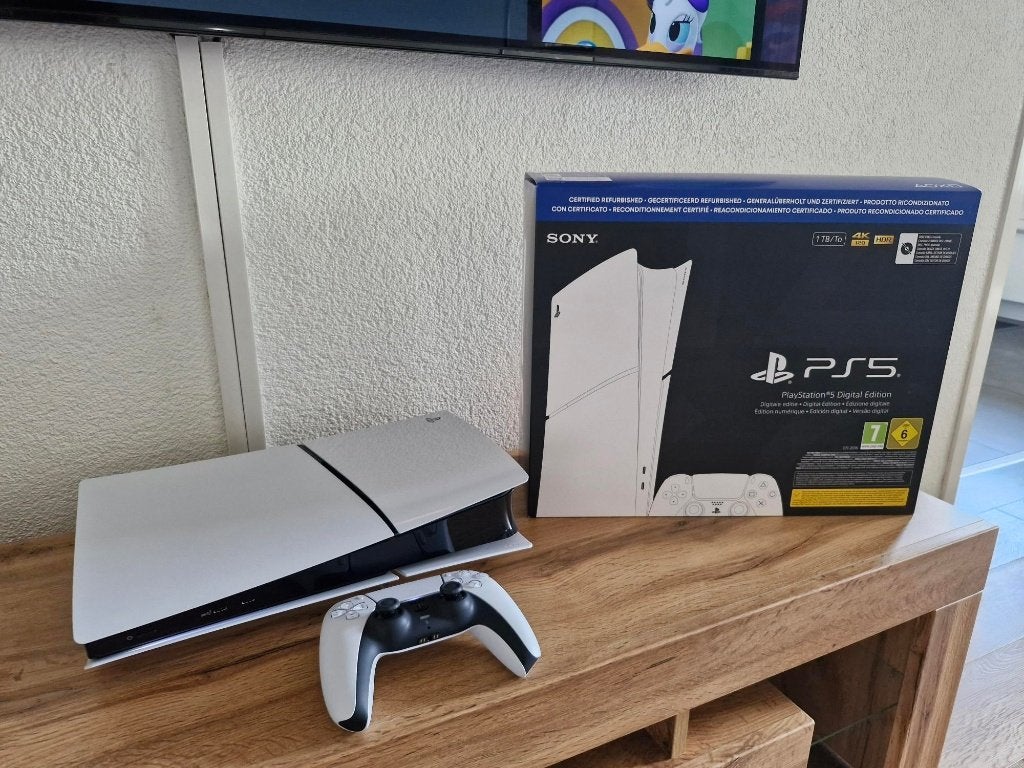 PS5 Digital 1TB MET GARANTIE+Headset+PS Plus Extra+games, Enlèvement, Reconditionné
