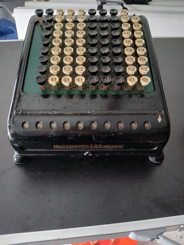 Calculatrice ancienne.