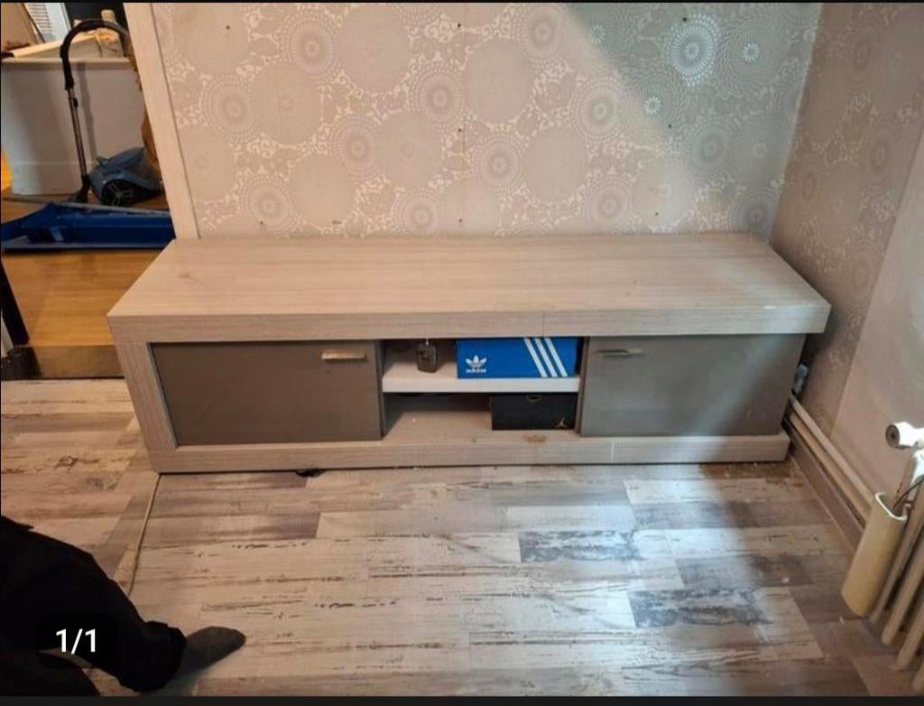 Kasten tv kast en nog 2 goede staat, Ophalen