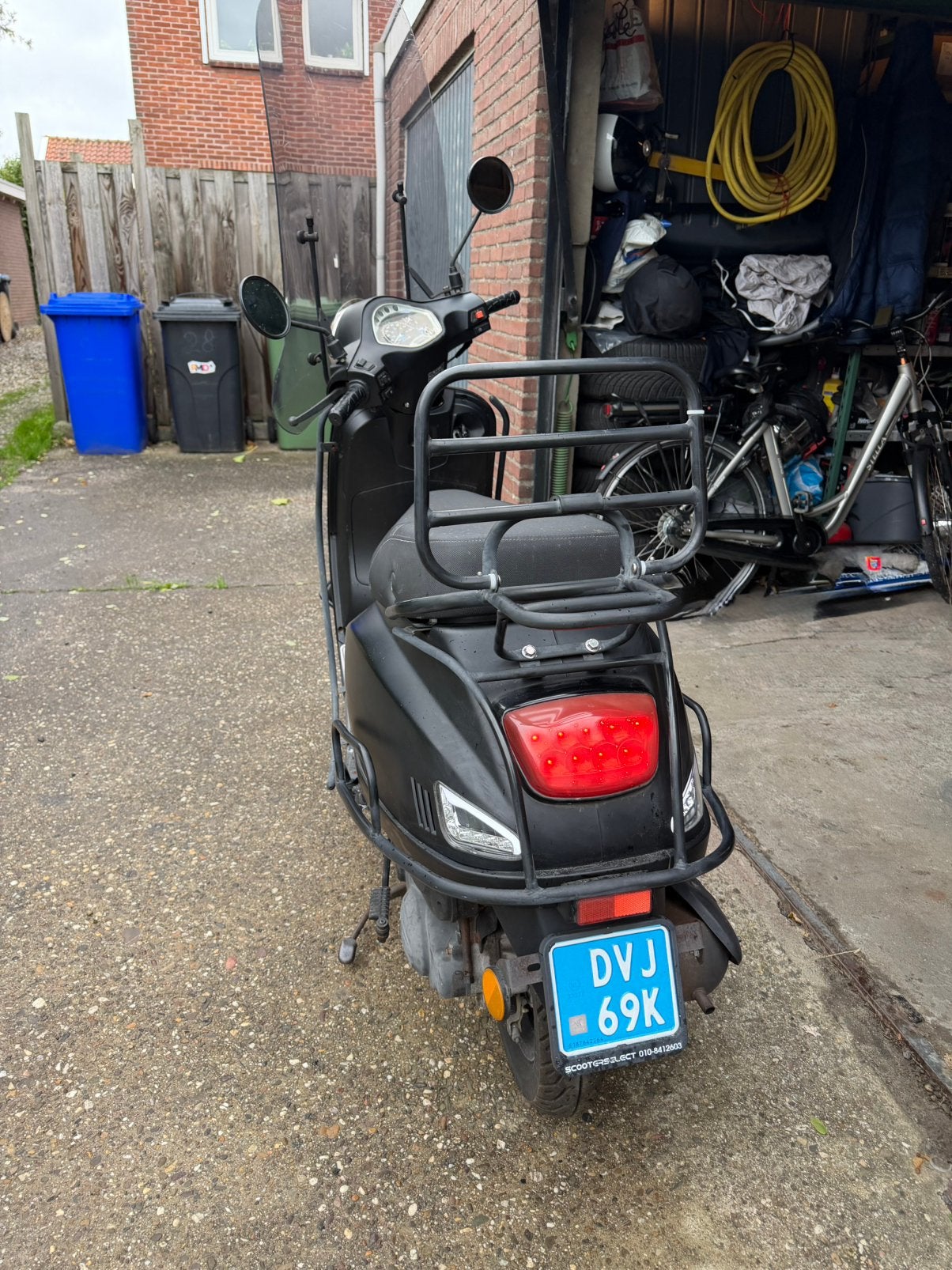 Zwarte Scooter met Windscherm - 2020, Enlèvement ou Envoi, Comme neuf