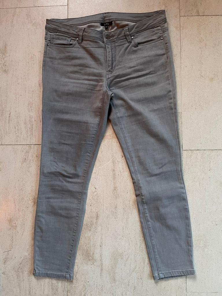 Grijze jeans JBC Sora maat 42, Kleding | Dames, Spijkerbroeken en Jeans, JBC, Ophalen of Verzenden, Zo goed als nieuw, W33 - W36 (confectie 42/44)