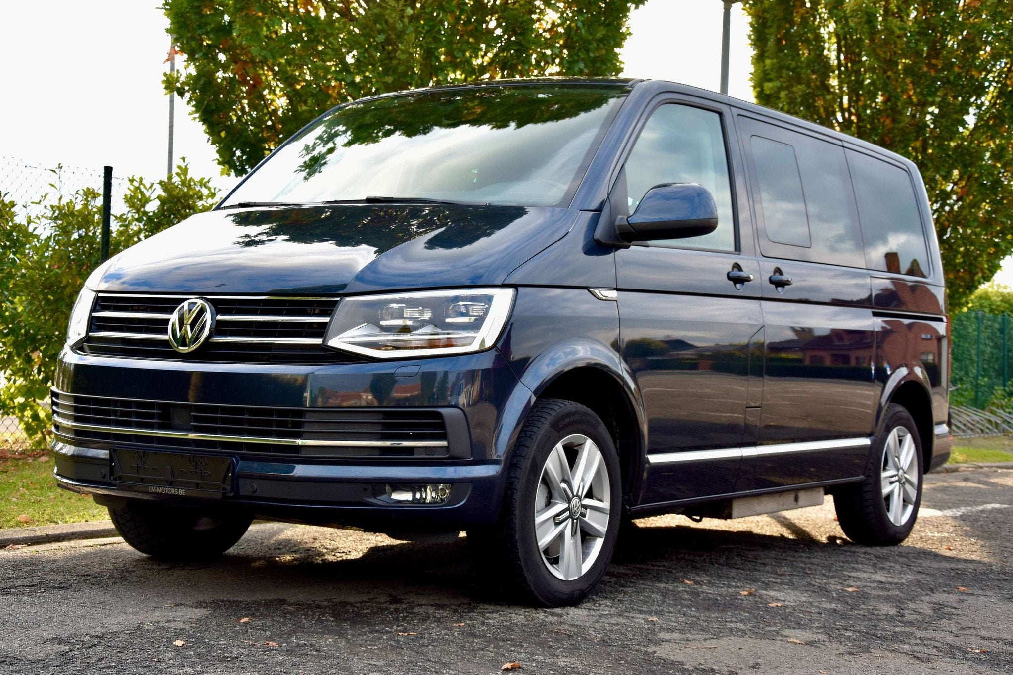 Volkswagen T6 Caravelle 2.0 TDi SCR 4Motion BMT Highline DSG, Auto's, Gebruikt, 4 cilinders, Blauw, Bedrijf
