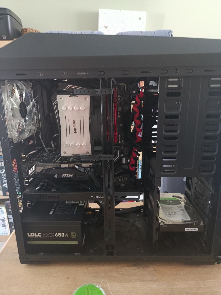 Gaming-pc voor onderdelen, Computers en Software, Desktop Pc's, Gebruikt, SSD, 16 GB, Gaming, Ophalen