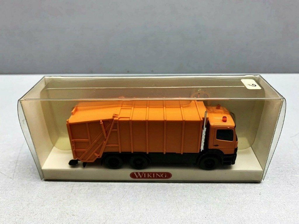 Camion MERCEDES Voirie Benne Compresseur 1/87 HO WIKING Neuf, Enlèvement, Neuf, Bus ou Camion, Wiking