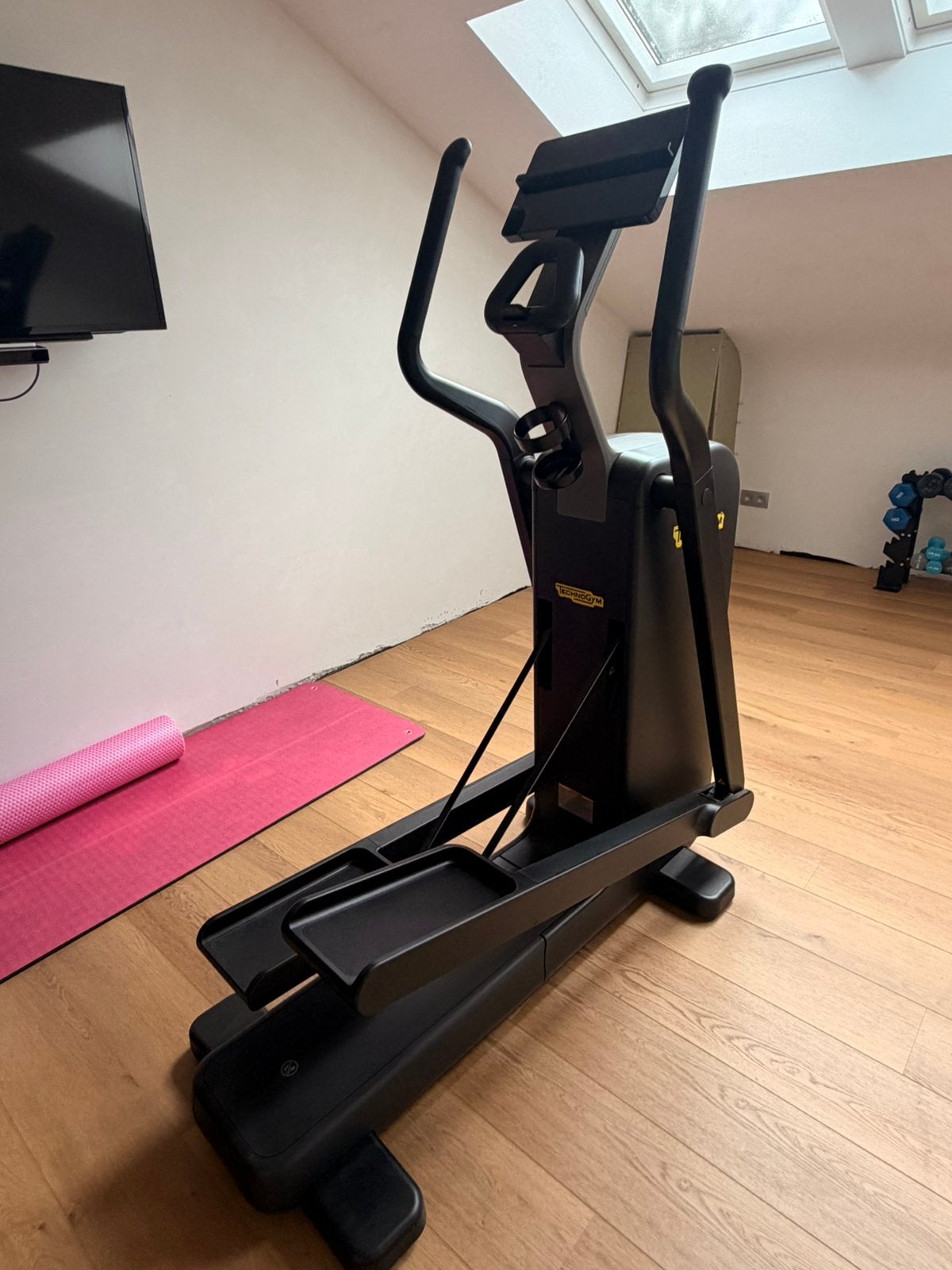 Technogym Elliptical – Professionele Crosstrainer, Ophalen, Zo goed als nieuw, Benen, Crosstrainer