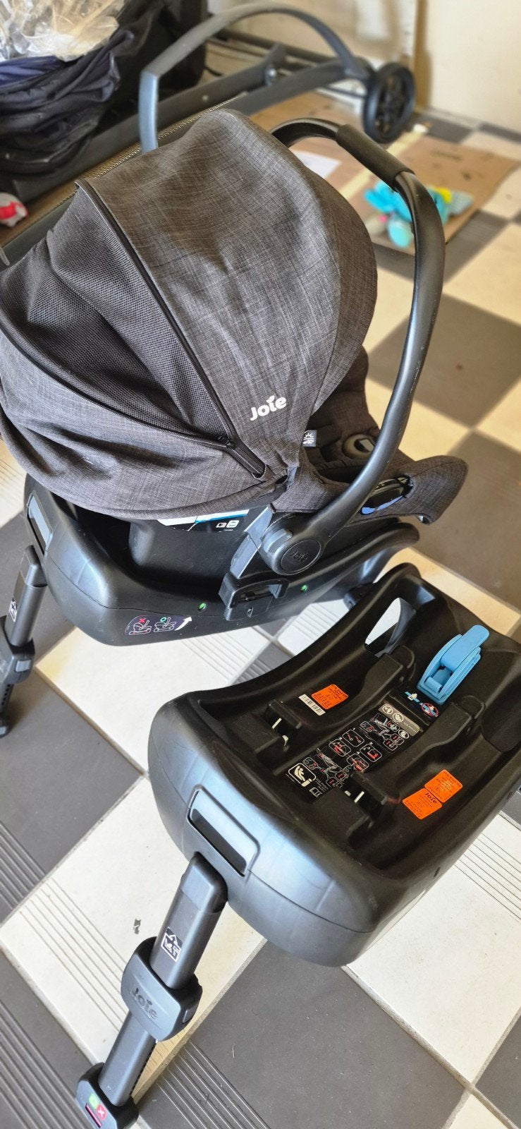 Joie baby-autostoel + 2x ISOFIX-basis – zeer goede staat
Te, 0 t/m 18 kg, Zo goed als nieuw, Isofix, Ophalen
