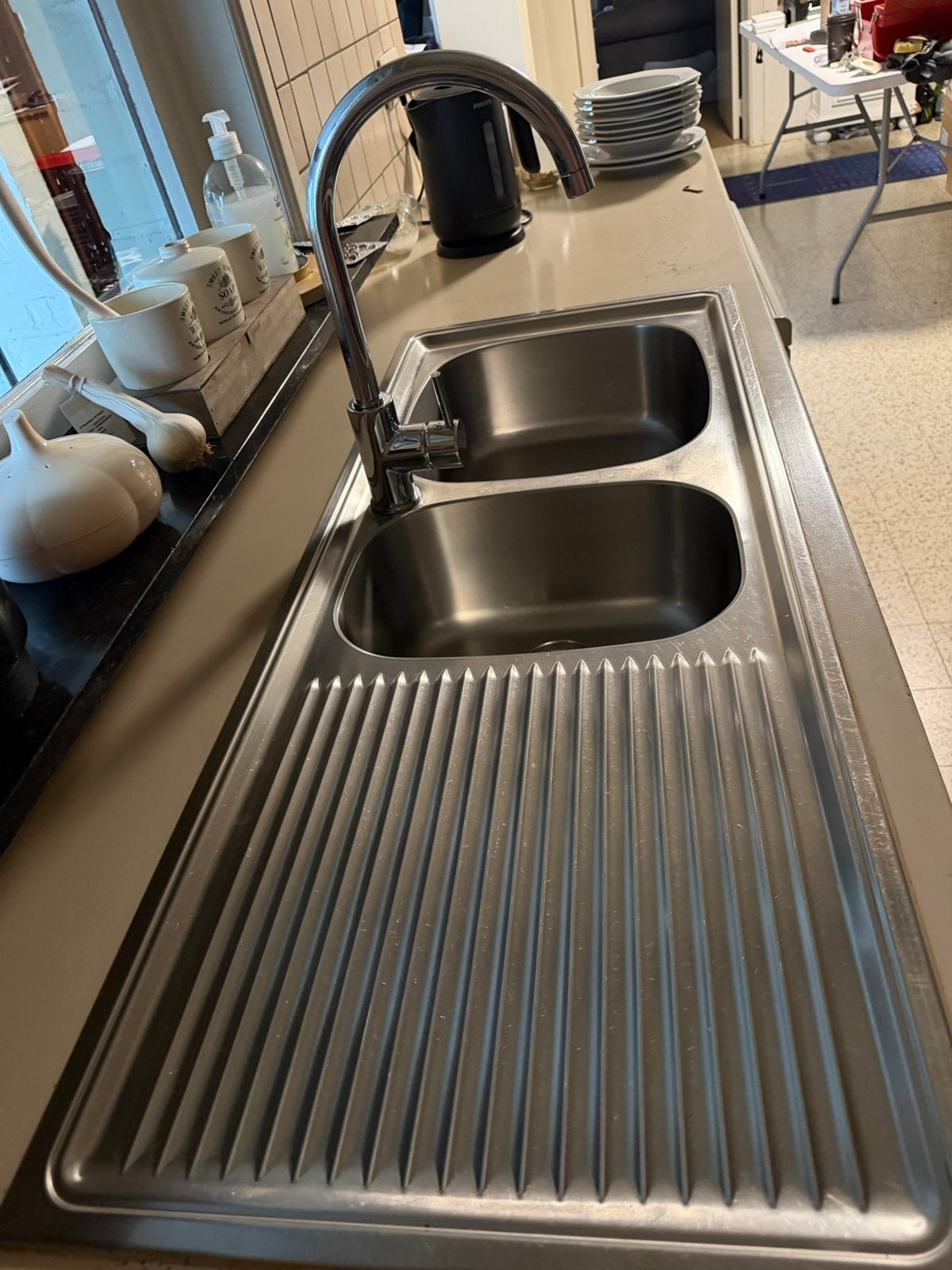 Dubbele spoelbak met A-merk designkraan – uitstekende staat, Ophalen