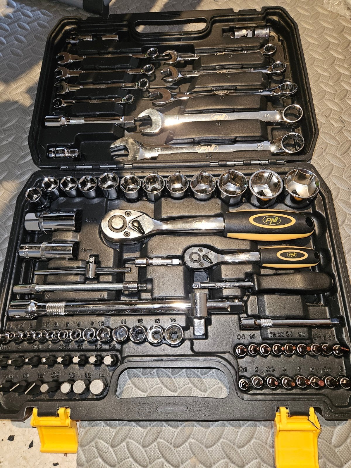 Coffret racagnac et coffret cle filtre a huile, Bricolage & Construction, Enlèvement