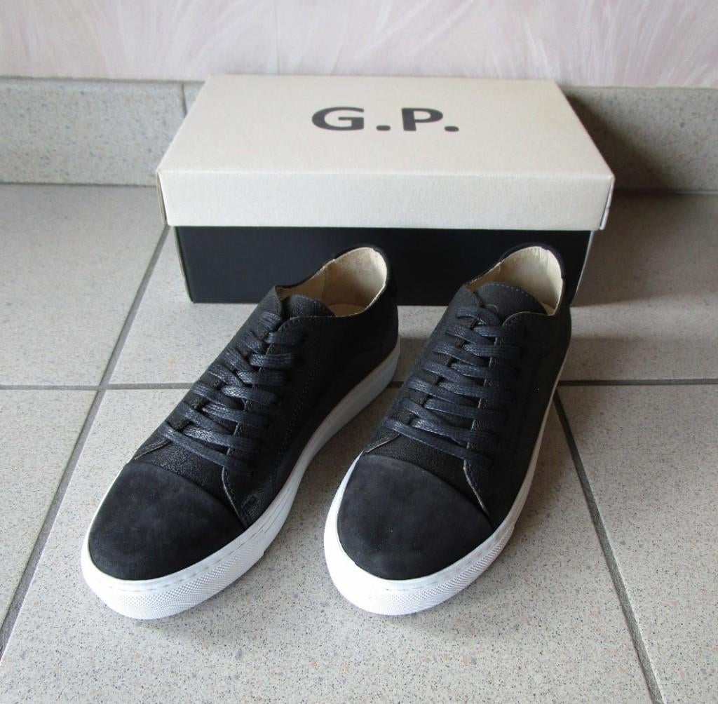NIEUWE sneakers maat 36 - zwart met witte zool, Zwart, Garment Project, Nieuw, Ophalen of Verzenden