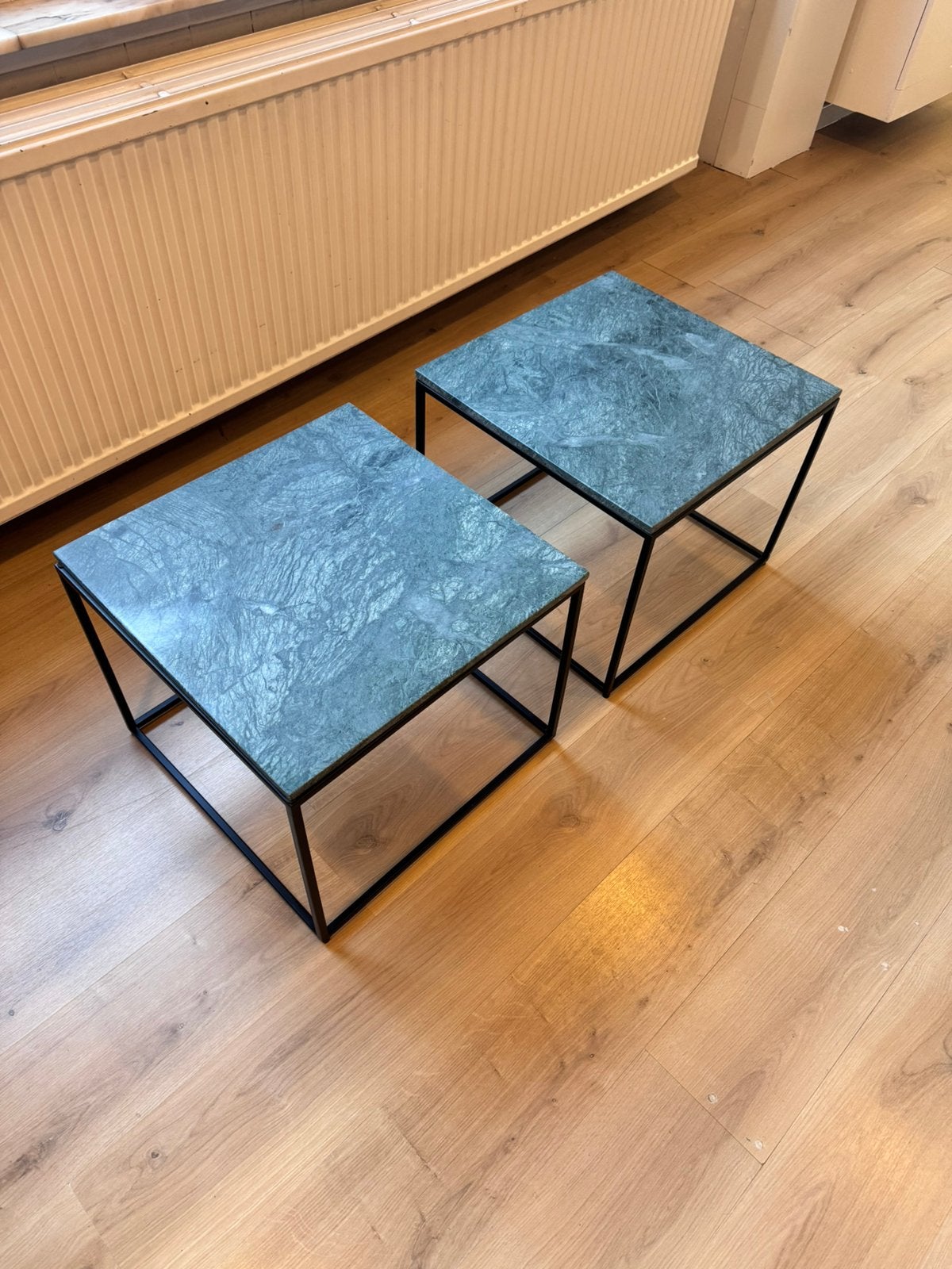 2 salon / bijzet tafels marmeren blad, Huis en Inrichting, Ophalen, Zo goed als nieuw