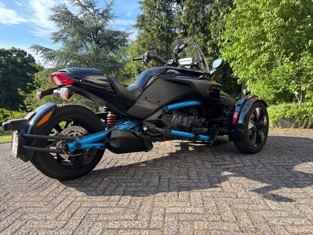 CAN AM Spyder F3-S, Plus de 35 kW, 3 cylindres, 1330 cm³