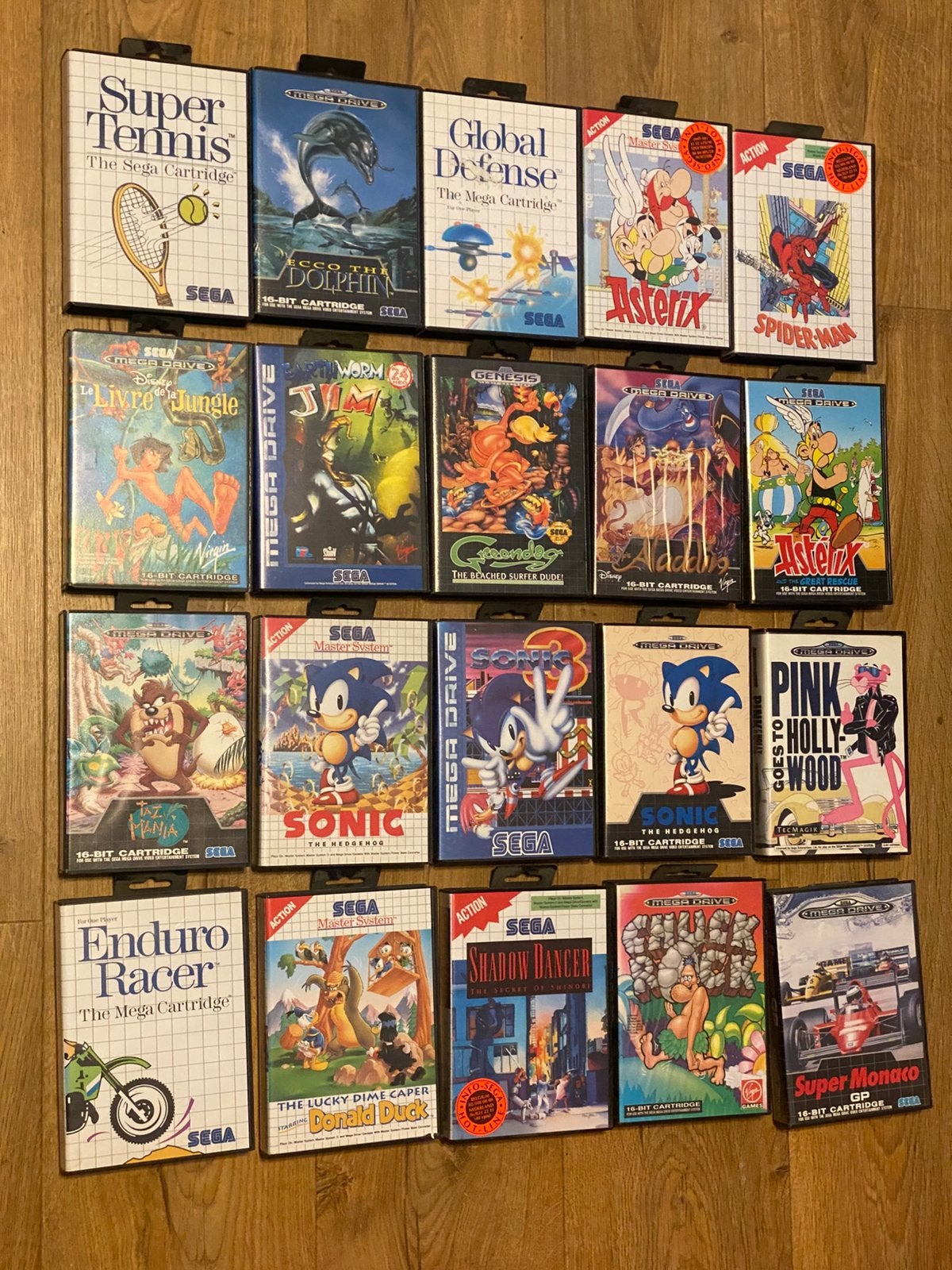 20 Sega-games, Mega Drive, in dozen + handleiding *als nieuw, Games en Spelcomputers, Games | Sega, Zo goed als nieuw, Mega Drive
