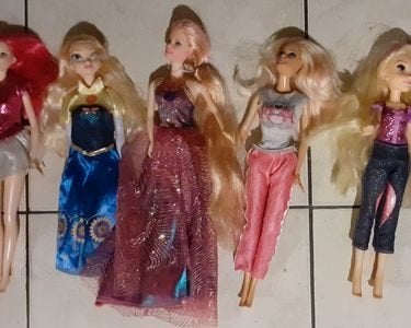 lot de 5 poupées barbie et autres, Enlèvement, Utilisé, Barbie