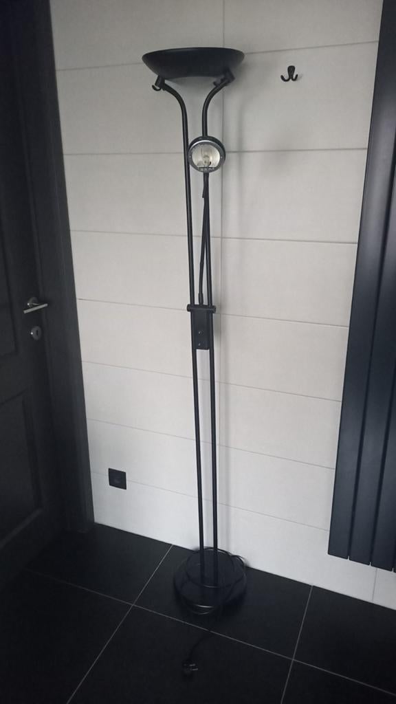 Mooie zwarte vloerlamp, Huis en Inrichting, Ophalen