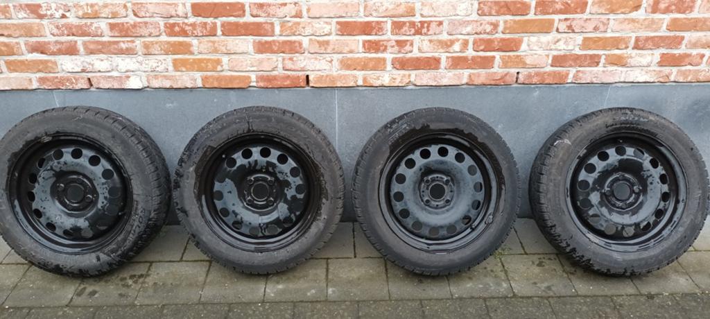 Mini Cooper winterbanden - stalen velgen - Pirelli, Auto-onderdelen, Banden en Velgen, Banden en Velgen, Winterbanden, Personenwagen