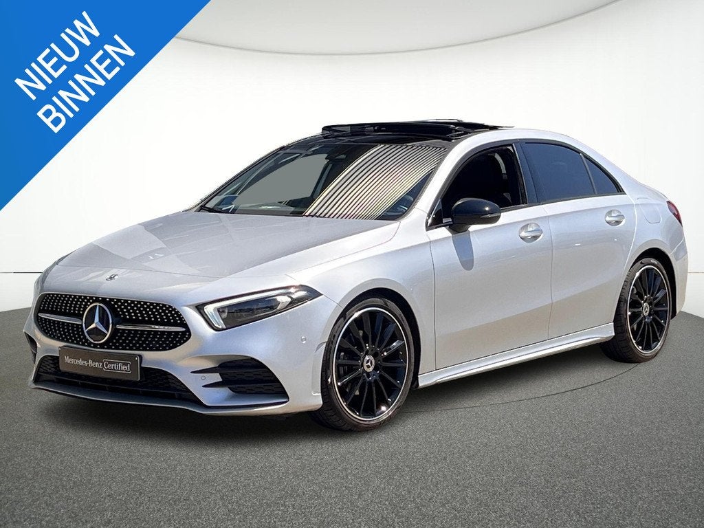 Mercedes-Benz A-Klasse Limousine A 180 AMG Line, Auto's, 4 deurs, Gebruikt, 4 cilinders, https://public.car-pass.be/vhr/b5e56064-be04-4059-bee2-2e0d65db4378