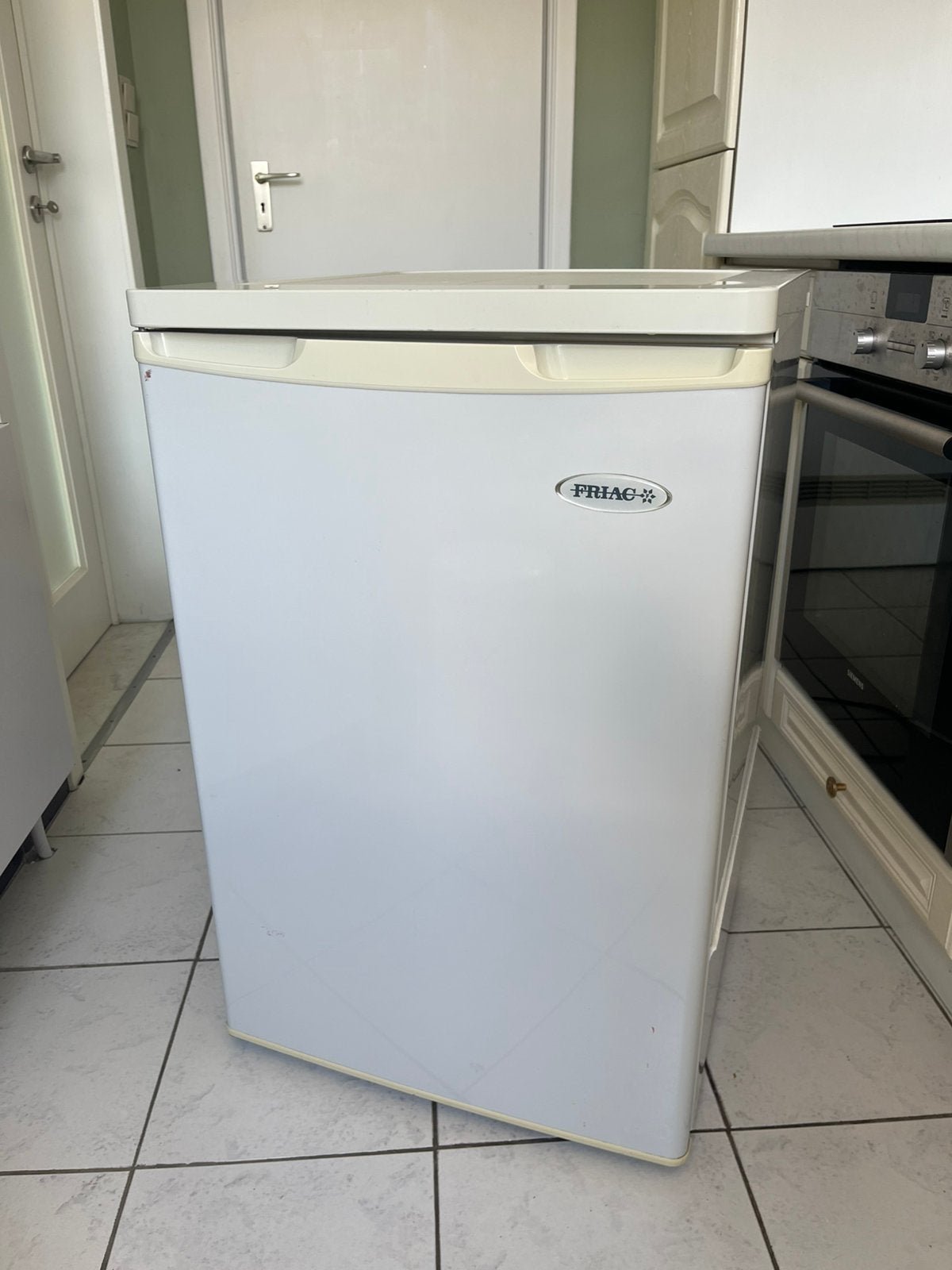 Koelkast merk Friac, Elektronische apparatuur, Ophalen, Zo goed als nieuw
